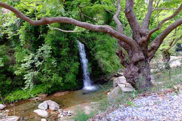 Platanistos Wasserfall